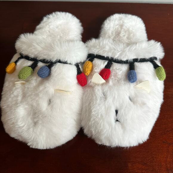 Pottery Barn Slippers National Lampoon Vacation Cat NWOT Size Medium Xmas Lights - Picture 7 of 10